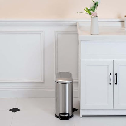 Amazon Basics D-Shaped Small Trash Can with Soft-Close Step Pedal, Removable Inner Bucket, Carrying Handle, Smudge Resistant, 10 l / 2.6 gallon, Silver
