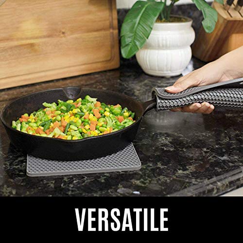 BPA-Free Soft Silicone 4 Piece Oven Mitts & Trivet... (Navy Blue)