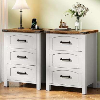 Decofy Farmhouse Nightstand Set of 2 with Charging Station, 18'' Wide Rustic End Table with USB/Type-C Ports, 3 Drawers, Wood Bedside Table for Bedroom, White