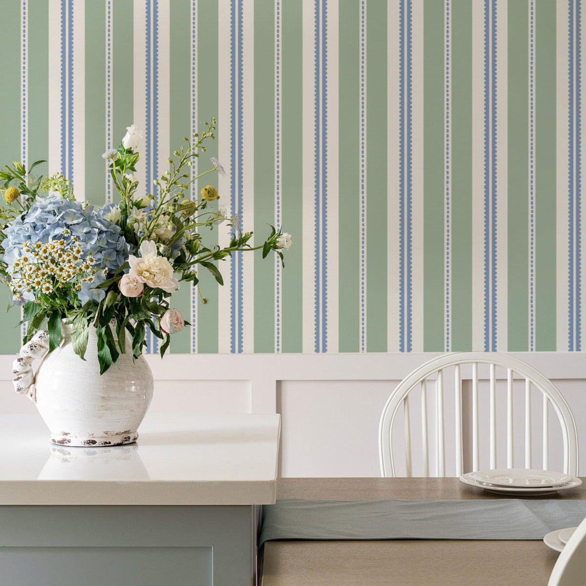 Striped Wallpaper (Blue / 17.3"x118")