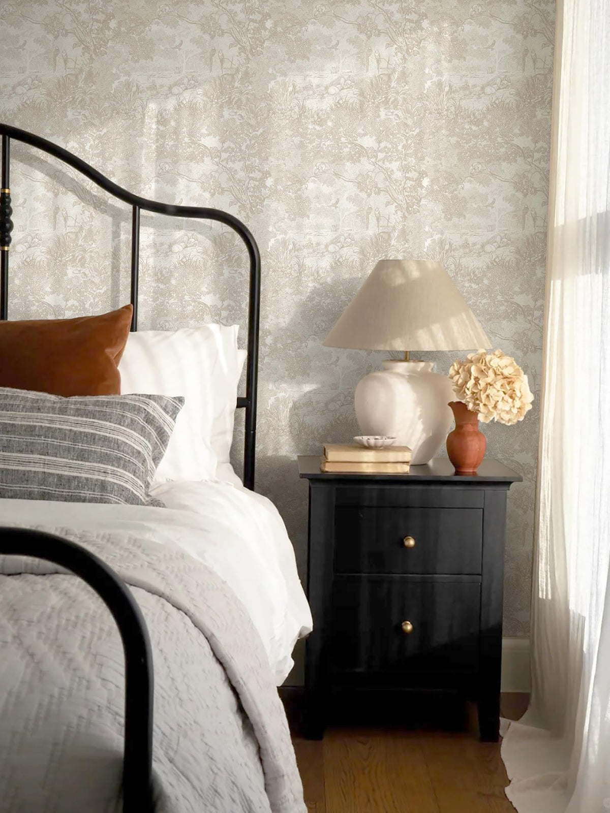 Peel and Stick Wallpaper Oatmeal Cream Vintage Forest Animals Floral Wallpaper Removable Self (Cream / 17.3" x 78.7")