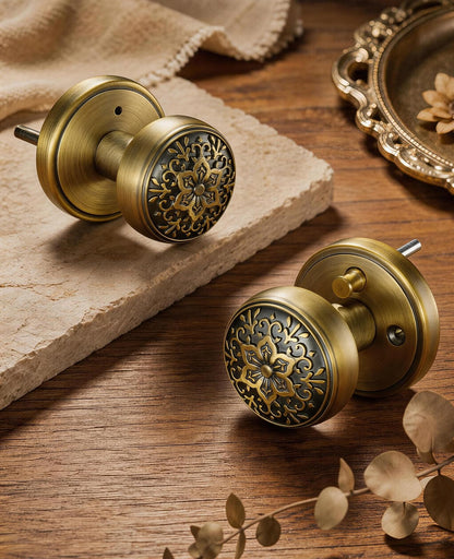 Brass Door Knobs (Brass)