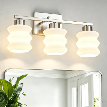Bathroom Lighting Fixtures Over Mirror (Brushed Nickel / 3-Light)