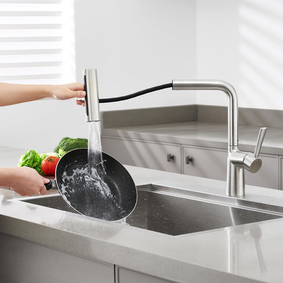 Waterfall Kitchen Faucets with Pull Down Sprayer (Waterfall / W-Stainless Steel)