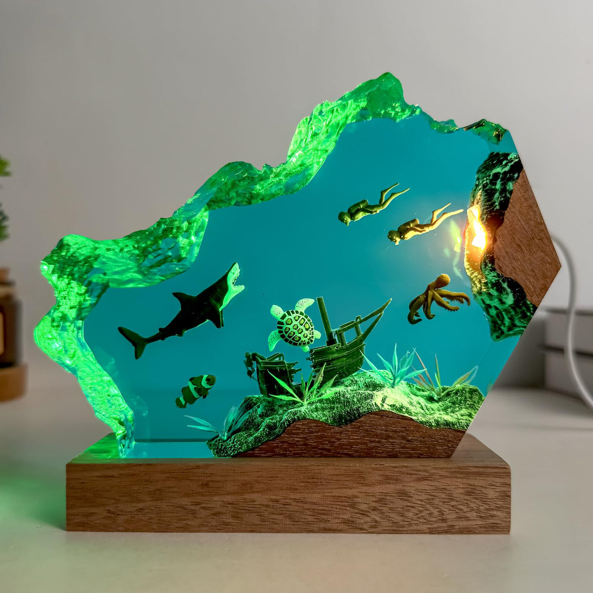 Shark Ocean Resin Lamp (Shark / S)