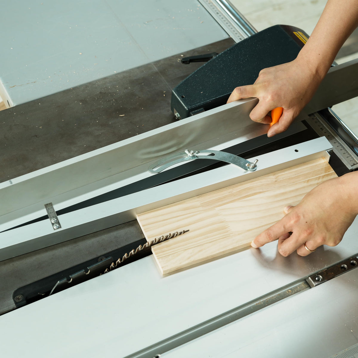 Table Saw Tapering Jig for Angle Cutting (Tapering Jig)
