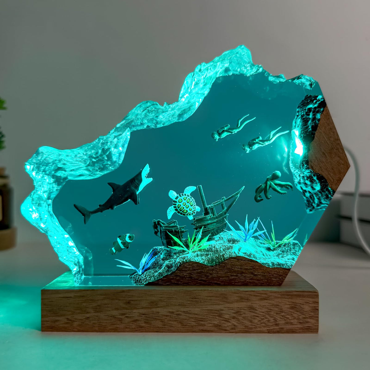 Shark Ocean Resin Lamp (Shark / S)