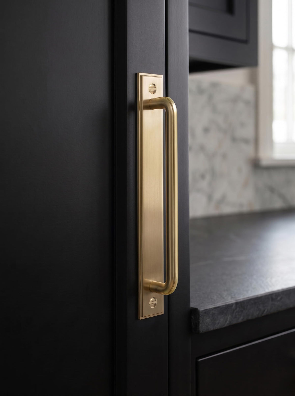 2 Pack Champagne Bronze 5" HoleCenter Cabinet Pull with Backplate (5 '' Hole Centers / Plaquette / Champagne Bronze)