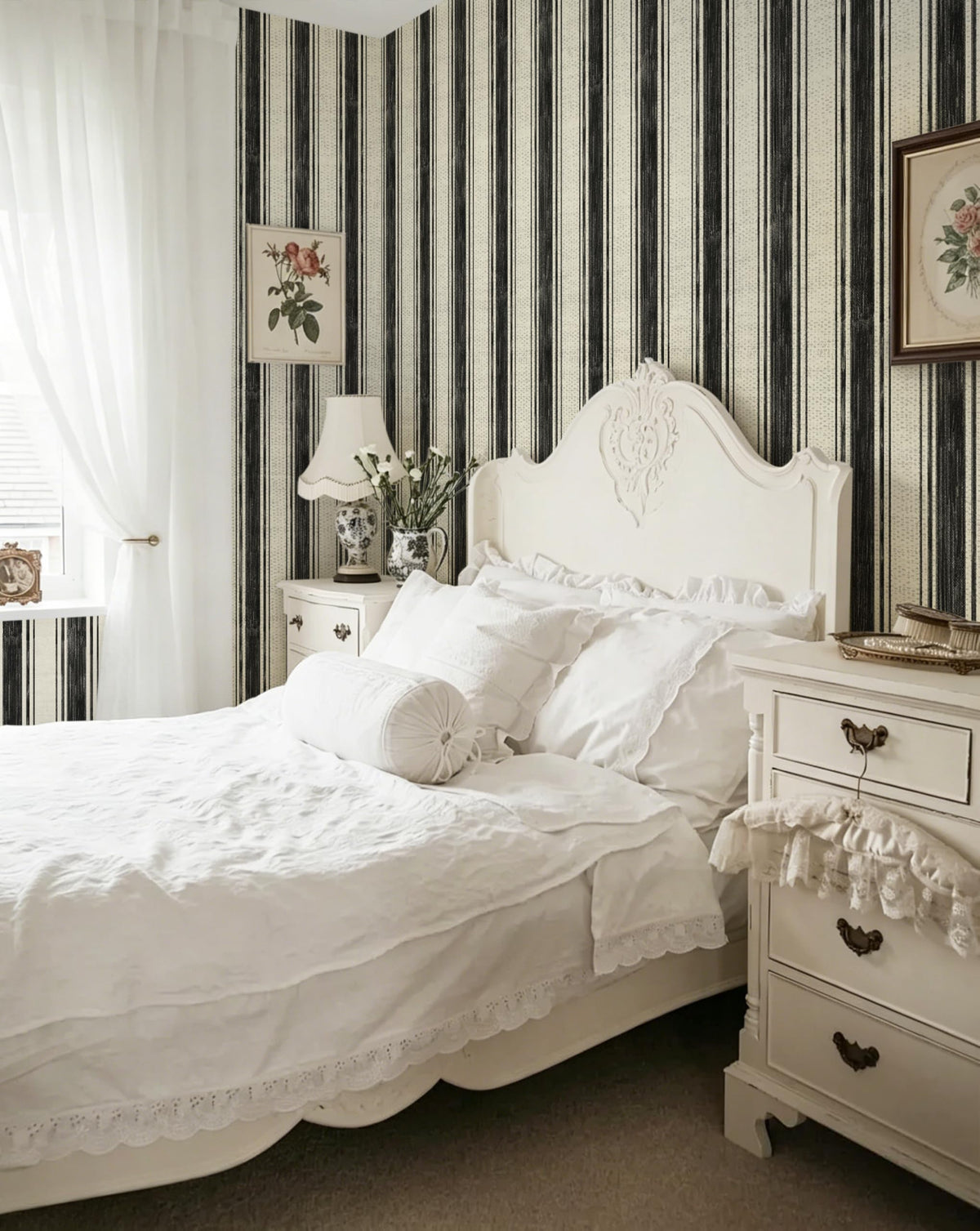 Peel and Stick Wallpaper Black and Cream White 17.3"x393" Hand (Black and Cream White / 17.3" x 393")