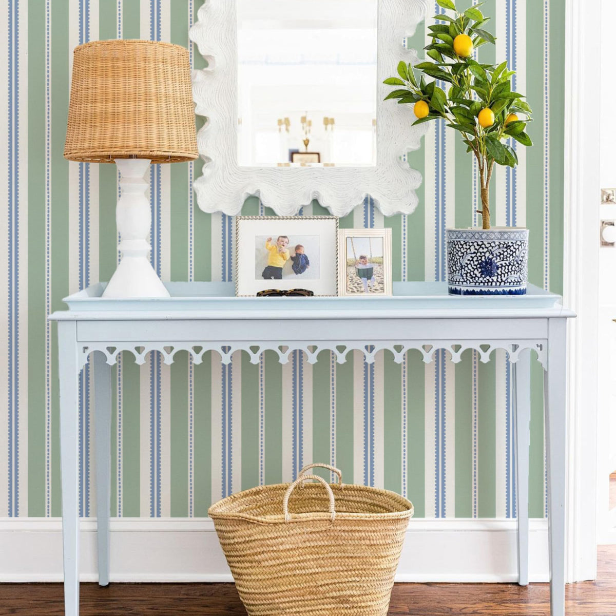 Striped Wallpaper (Blue / 17.3"x118")