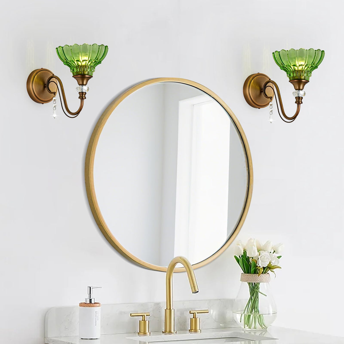 1 Piece Vintage Wall Sconce (Antique Brass and Green / 1-Light)