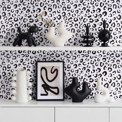 Black and White Cheetah Print Decor Wallpaper (Black/White / 17.3" x 118")